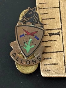 US Army WW2 11 TH CAVALRY REEGIMENT DI Crest Insignia CB - Picture 1 of 2