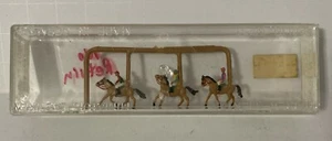 3 figuras sobre caballos Merten escala N Jockeys # N 1006 - Imagen 1 de 2