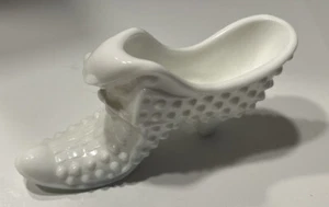 Vintage Fenton Katzenkopfschuh weiß Milchglas Nagelschuh/Hausschuh/Stiefel - Bild 1 von 6