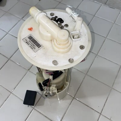 Honda Civic 2012-2015 1,8 L conjunto de bomba de combustible 17045-tr0-a11 OEM Foto 1 de 4