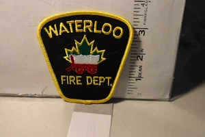 Parche contra incendios WATERLOO DEPARTAMENTO DE BOMBEROS ONTARIO CANADÁ BORDES AMARILLOS - Imagen 1 de 1
