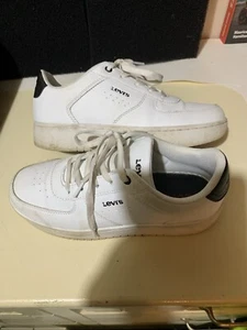Ladies Levi’s Trainers Size 3.5uk - Picture 1 of 6