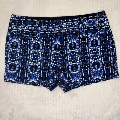 Adorable pantalón corto de vestir chino azul blanco y negro Foto 1 de 4