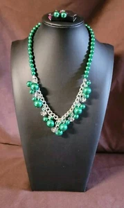 Paparazzi Prim And Polished Green Necklace And Earrings - Picture 1 of 4