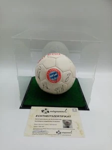 FC Bayern Fußball Teamsigniert 1996/1997 Unterschrift Autogramm FCB Ball - Bild 1 von 7