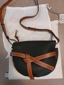 LOEWE Crossbody-Tasche Petit Gate aus Kalbsleder - Bild 1 von 18