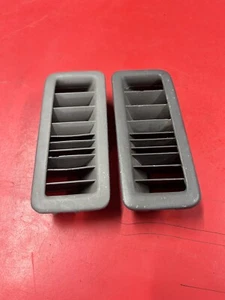 Volkswagen Transporter T4 701819071 Armaturenbrett Lüftungsblenden Kunststoff 701819072 Vw - Bild 1 von 20