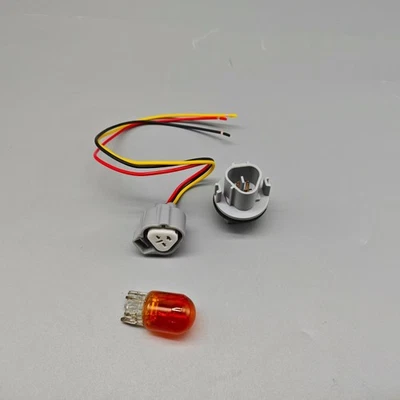 Juego de arnés de cables con enchufe de bombilla de señal de giro para faros Nissan 262439B91A pieza Foto 1 de 4