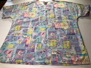 Cherokee Workwear Damen V-Ausschnitt Scrub Top Herzen & Blumen Kurzarm Medium - Bild 1 von 5