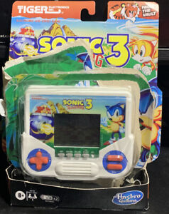 Hasbro Tiger Electronics Sonic the Hedgehog 3 Electronic LCD Video Game - E9730