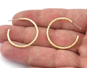 1 pair Textured Hoop Earrings Stud, Raw brass , textured 30mm 4963 - Bild 1 von 2