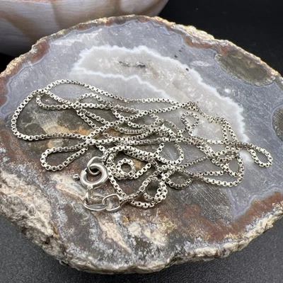 Collar de plata de ley 925 ~ largo 25” ~ Italia ~ cadena de caja de 1 mm de colección ~ 25” ~ 3,5 g Foto 1 de 4