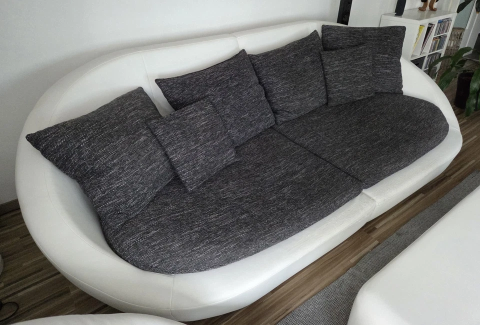 Loungecouch | Megasofa | Weiß-grau | mit Kissen | Guter Zustand!! - Bild 1 von 4