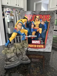 Wolverine Original Statue By Bowen Designs, Sculpted By Thiago Provin (107/350) - Picture 1 of 8