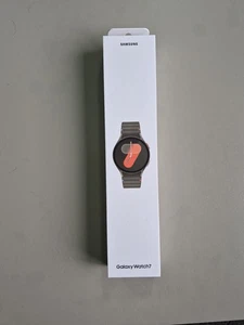 Samsung Galaxy Watch 7 - Green 40mm - Brand New & Sealed Unopened - Picture 1 of 4