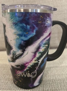 Swig Life 18 Unzen Reisebecher mit Griff & Deckel AURORA Lila Blau Galaxy Swirls - Bild 1 von 17
