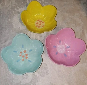 3 SPRITZ MELAMINE BOWLS - FLOWER SHAPE - 3 COLORS - New - Picture 1 of 15