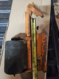 Kubota Mower Rear Wheel Arm Bracket RC60RC54 B7200 70723-44110 76543-46160 - Picture 1 of 8