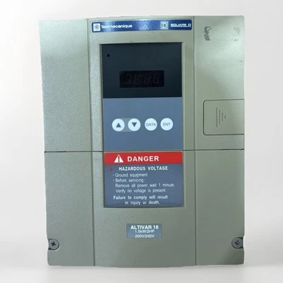 Telemechanique Square D ATV18U29M2 | Unidad de CA variable ALTIVAR 18 Foto 1 de 4