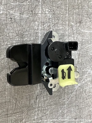 10 11 12 HYUNDAI GENESIS 2.0T CUPÉ TAPA MALETERO TRASERO BLOQUEO PESTILLO ACTUADOR USADO OEM Foto 1 de 3