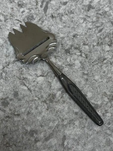 Cortadora y servidor de queso Spar noruego de peltre y acero inoxidable vintage (década de 1960) - Imagen 1 de 5