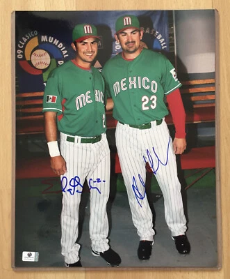 ФОТОГРАФИЯ АДРИАНА И ЭДГАРА ГОНСАЛЕСА С АВТОГРАФОМ 11x14 КОМАНДА WBC MEXICO PADRES  - Изображение 1 из 4