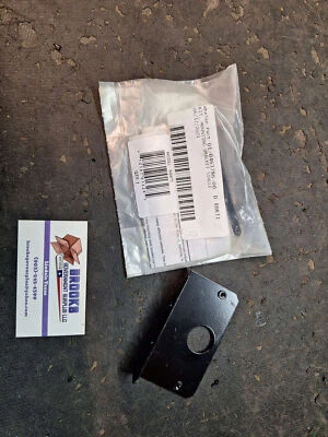 UNDISCLOSED Whelen RBKT1 linz6, tir3, linz3 90 degree mounting bracket NEW