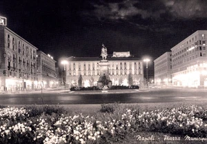 CARTOLINA POSTCARD CARTE POSTALE  CAMPANIA NAPOLI PIAZZA MUNICIPIO - Picture 1 of 1