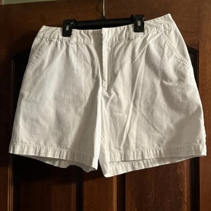ST JOHN'S BAY Women's White Denim Shorts Comfort Waist Size 12 EUC - Bild 1 von 7
