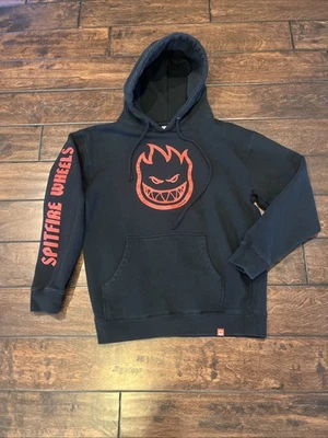 Moletom com capuz masculino Spitfire rodas preto e vermelho tamanho médio - Imagem 1 de 4