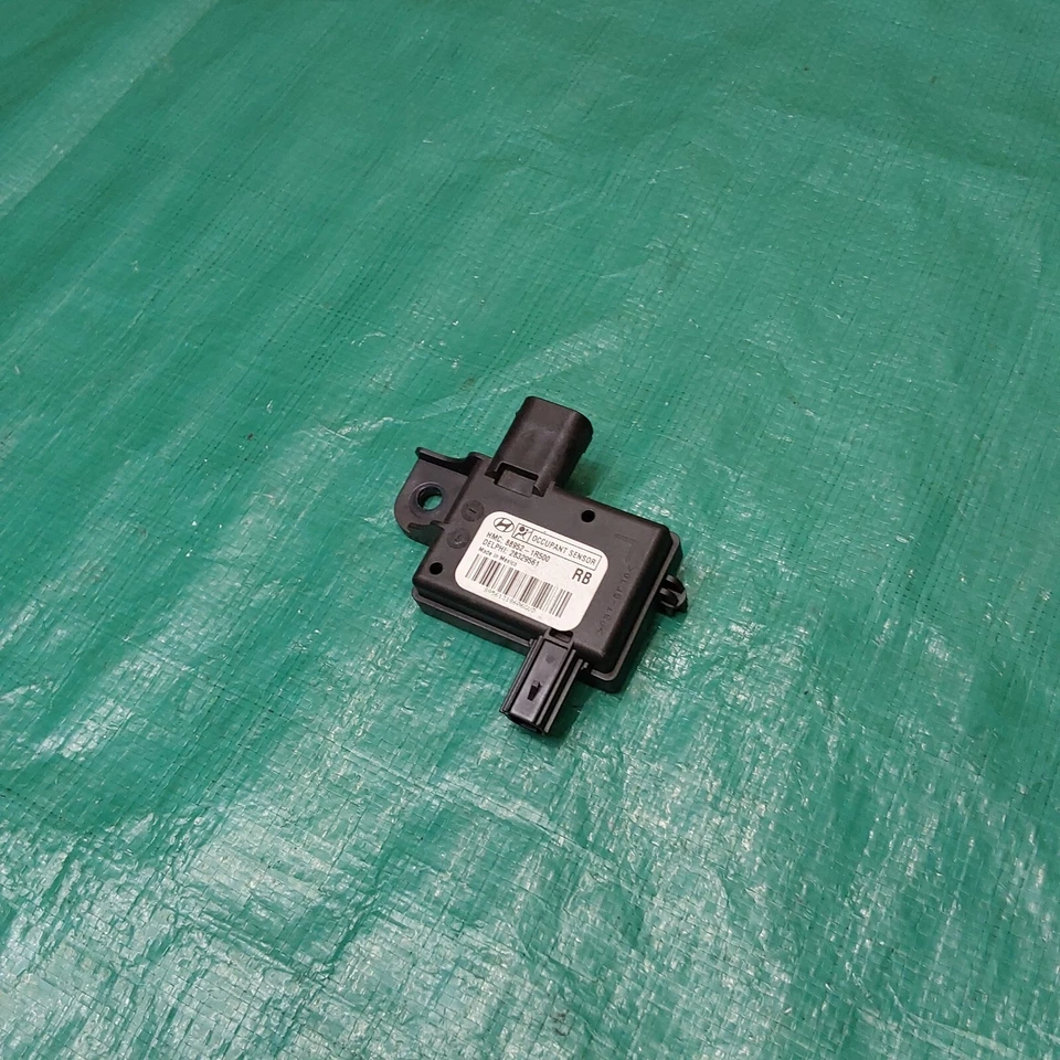 Módulo sensor ocupante asiento pasajero Hyundai Accent 2011-2014 OEM 88952-1R500 Foto 1 de 3