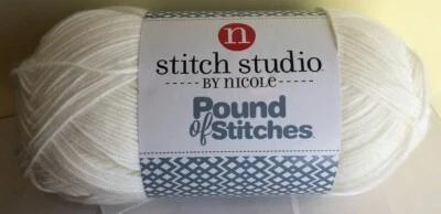 Stitch Studio de Nicole Pound of Stitches blanco 4 peso medio 100 % acrílico Foto 1 de 3