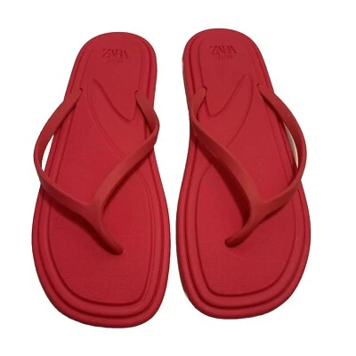 ZARA ярко розовый новый сандалии прорезиненный женщин плоскостях 37-38 США 7 1/2 шлепанцы стринги - Изображение 1 из 4