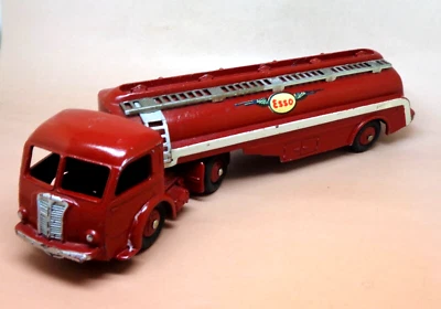 DINKY TOYS Rif 32C Panhard Cisterne TITAN ESSO 1956 Quasi NUOVO - Immagine 1 di 4