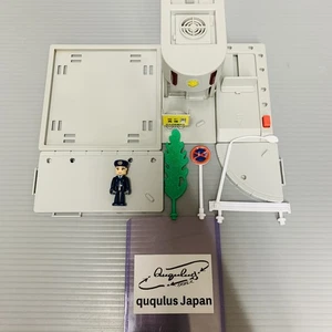 TAKARA TOMY Tomica Tomica Town Police Box with Policeman - Picture 1 of 12