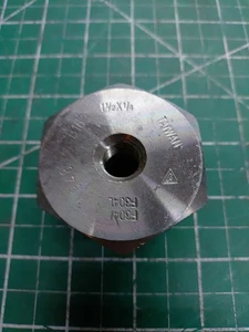 304 Stainless Steel Hex Pipe Reducer Male 1-1/2" NPT to Female 1/4" NPT 150# - Picture 1 of 2