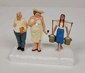 Figuras vintage pintadas a mano de hombre, mujer, criada o tren de sirvienta (3) 3" leer - Imagen 1 de 11