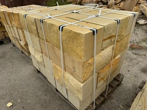 10 PALETTEN MAUERSTEINE 20*20*40, 4 SEITEN GESÄGT,SANDSTEIN GRAU/BEIGE/GELB/LILA - Bild 1 von 13