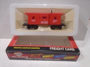 MODEL POWER #98240 HO SCALE 36' RED BAY WINDOW CABOOSE #9125 NEW IN ORIGINAL BOX - Picture 1 of 3
