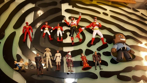 Star Wars & Power Rangers - Lot of 13 Mixed Figurines - Good Condition Cover