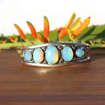Brazaletes hechos a mano de opalita blanco roto, brazalete de piedras preciosas, brazalete de diseñador regalo ~ Foto 1 de 3