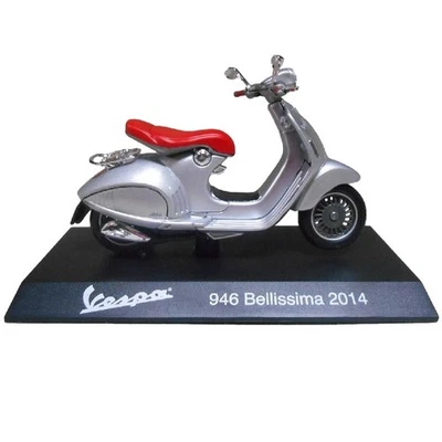 Vespa 946 Bellissima 2014 1:18 Ixo Salvat Diecast Bike Motorcycle - Image 1 of 3