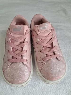 Zapatillas informales Puma Carina con cordones para niñas pequeñas rosas talla 9C. USADO Foto 1 de 4