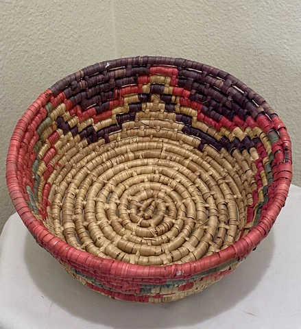 VTG Hand Woven Coiled Basket Southwest Colorful Grass Star Small Handmade 9” Cover