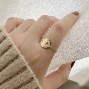 Beautiful Sizeable 18k Gold Plated Queen Elizabeth Coin Ring Vintage Woman - Picture 1 of 4