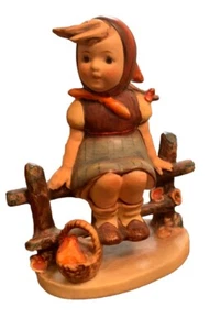 VINTAGE GOEBEL HUMMEL "JUST RESTING" #112/ 3/0 HAND PAINTED FIGURINE - Picture 1 of 6
