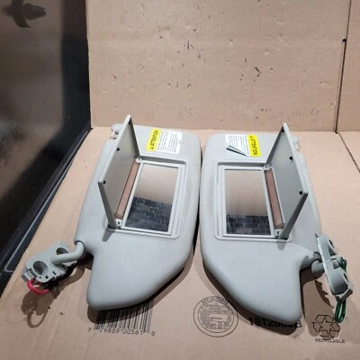 PAR de para-sol Volvo XC70 2002 2003 2004 cinza iluminado FRETE GRÁTIS!!! - Imagem 1 de 3