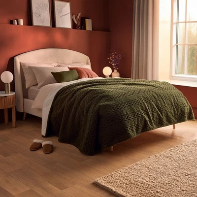 Silentnight Heat Genie Self-Heating Giant Blanket Cosy Sherpa Fleece 180 x 240cm - Image 1 of 3