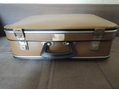 Vintage Brown Retro Suitcase 70s 60s / Good for display - Image 1 of 4