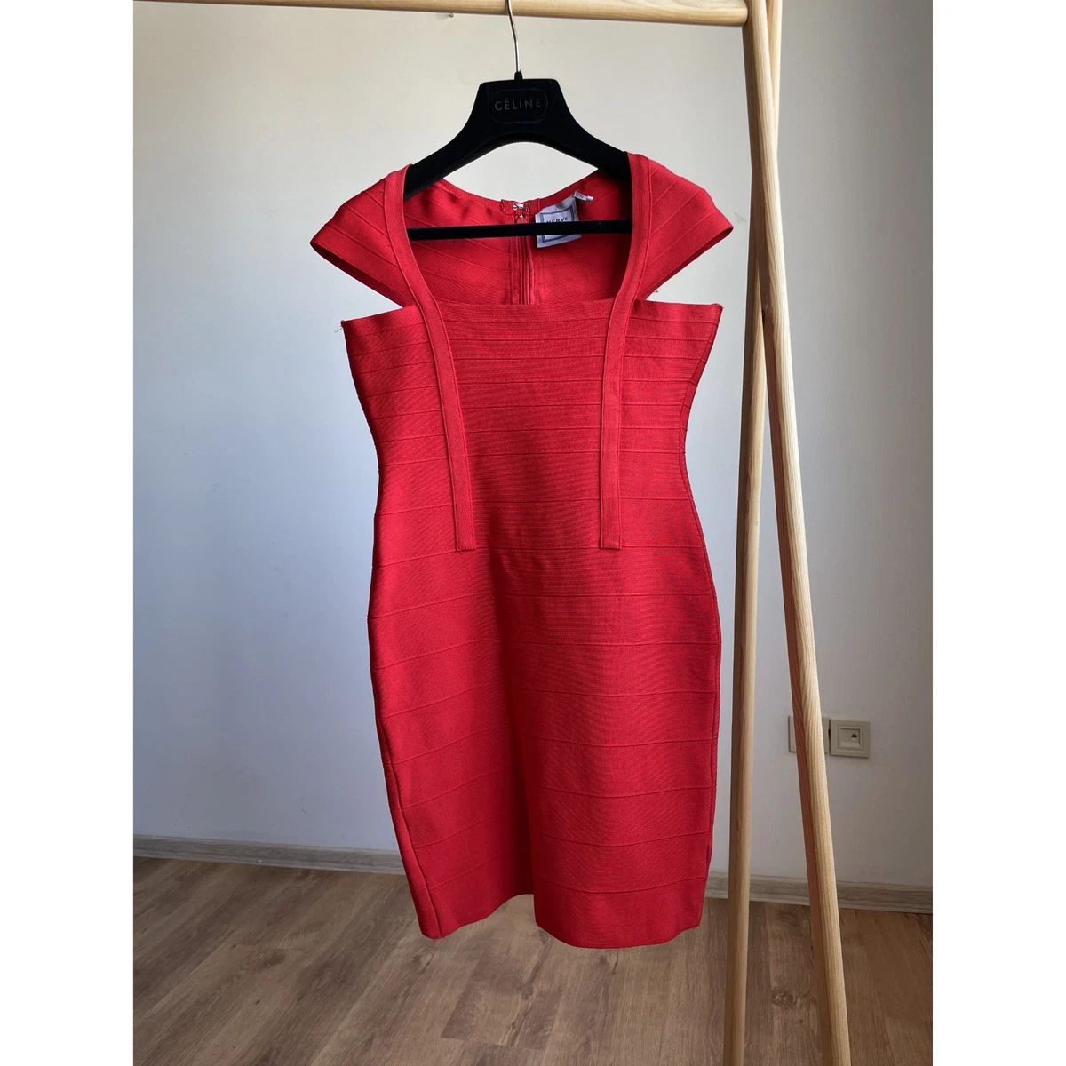 【新品美品】Herve Leger エルベレジェ レッド バンデージドレス THE LOUISE DRESS – HERVÉ LÉGER